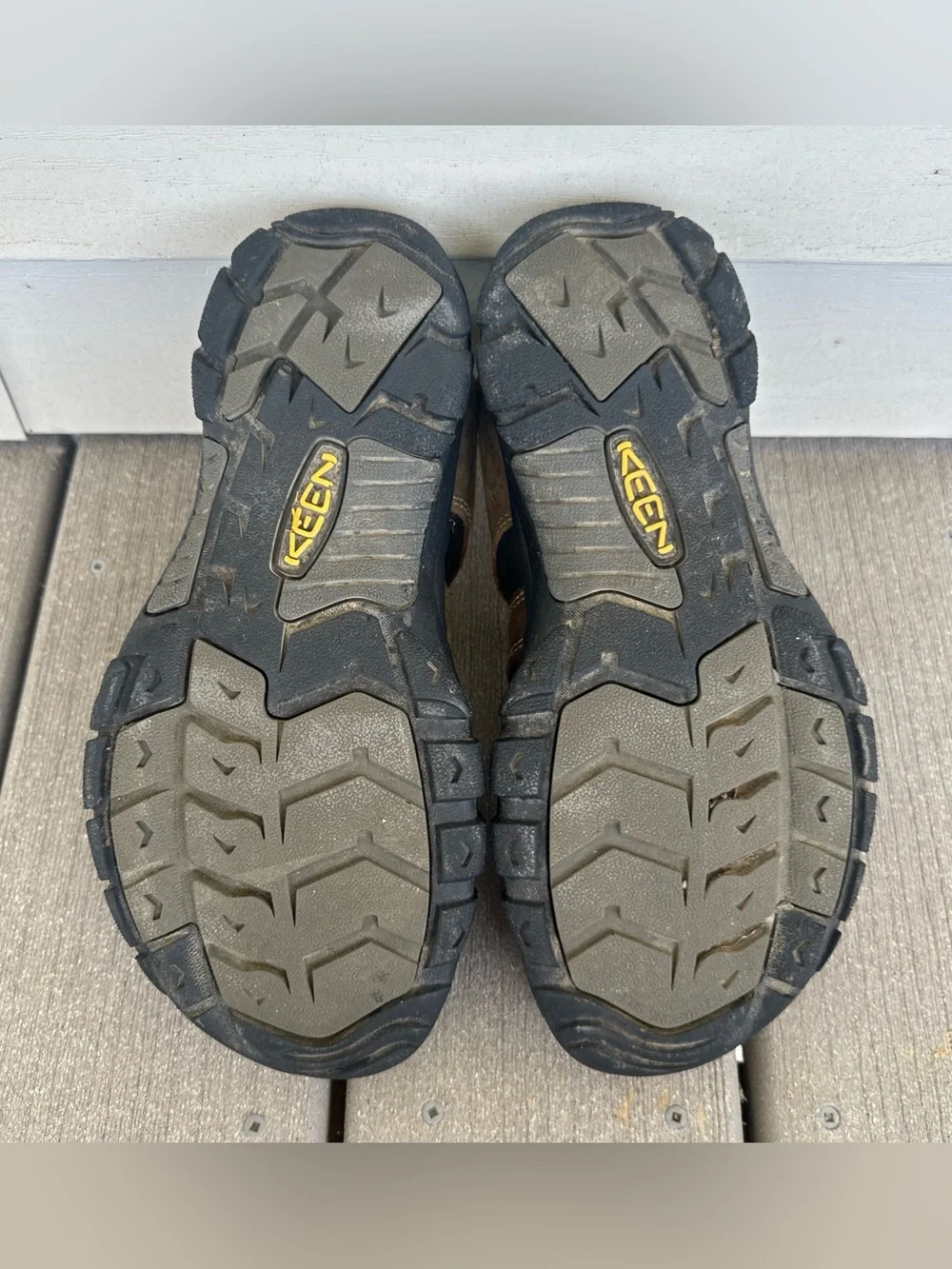 KEEN Men's Size 10 Newport H2 Sandals Comfort Closed Toe Leather Water Shoes